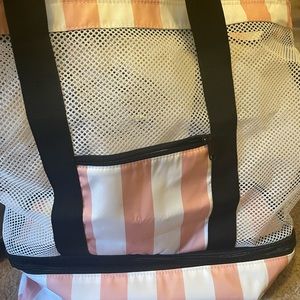 Mesh beach bag with cooler